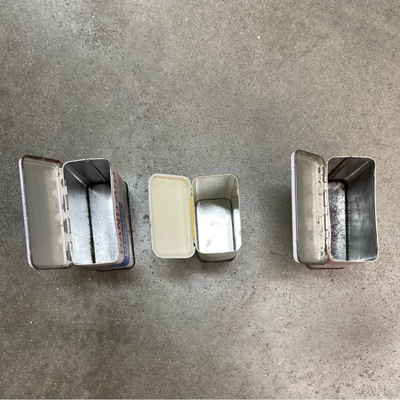 Vintage Johnson & Johnson Band-Aid & Curad Metal Hinged Tin Boxes - Picture 6 of 11